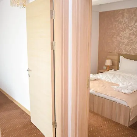 Casa Topaz Mamaia Nord Guest house